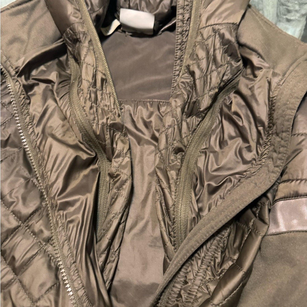 Athleta Quilted Green seaweed Hooded Rock Springs CYA Jacket - Picture 4 of 8